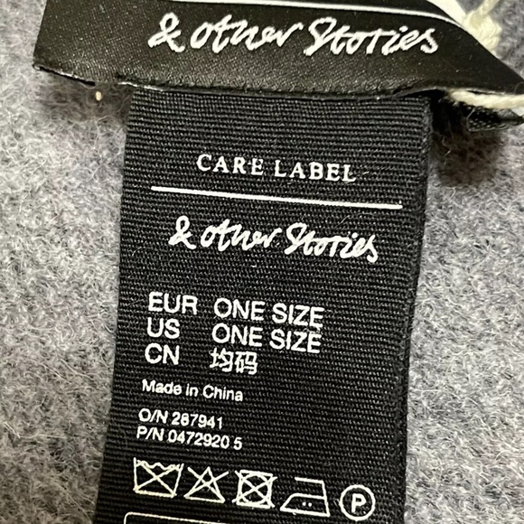 NWT Women & OTHER STORIES Fringed 100% Wool Blanket Scarf Gray Size 40”x62” - Picture 3 of 6